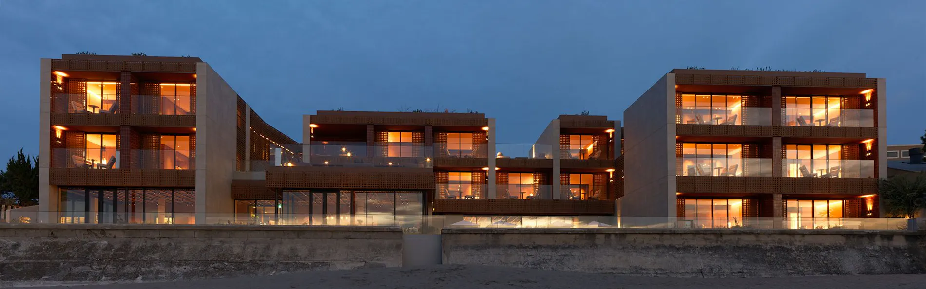 Casa CABaN HAYAMA