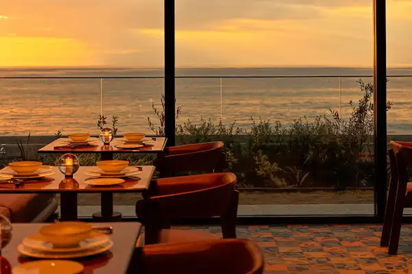 ภายนอกอาคาร