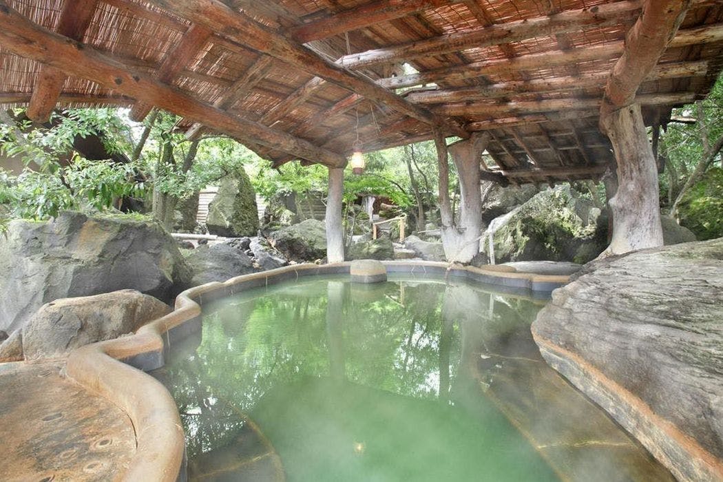 ออนเซ็นกลางแจ้ง