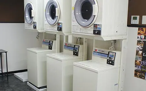 ร้านซักผ้าหยอดเหรียญ