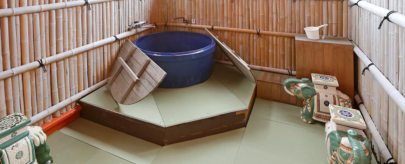 อ่างอาบน้ำแบบโอฟุโระ