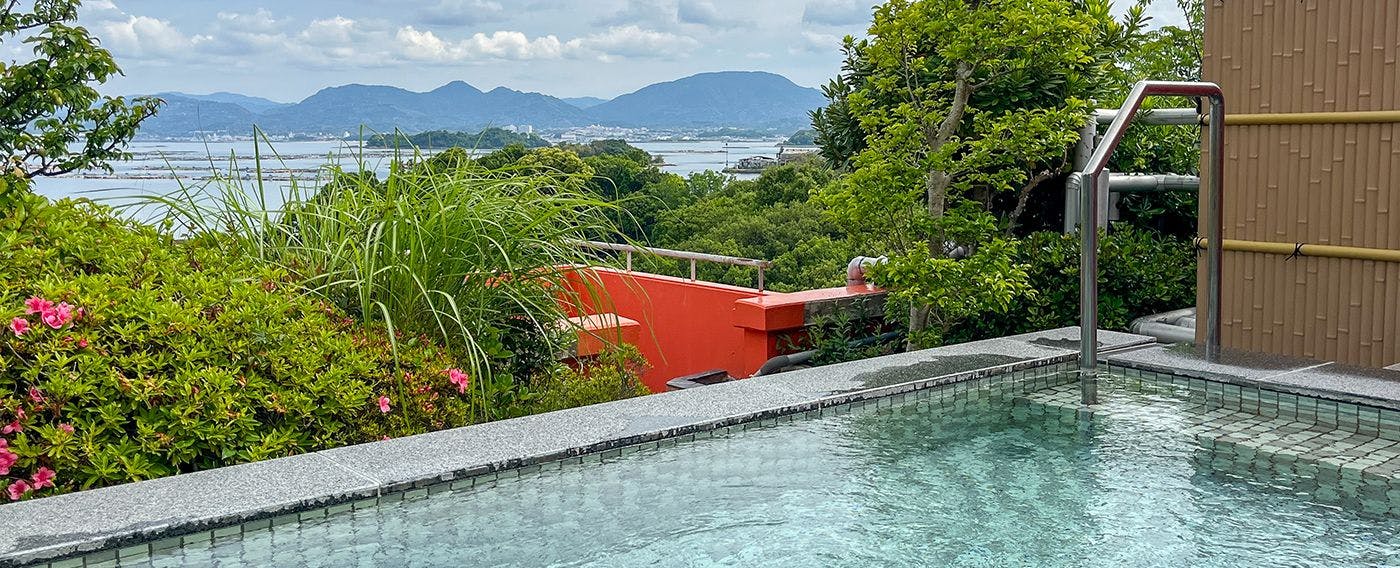 ออนเซ็นกลางแจ้ง