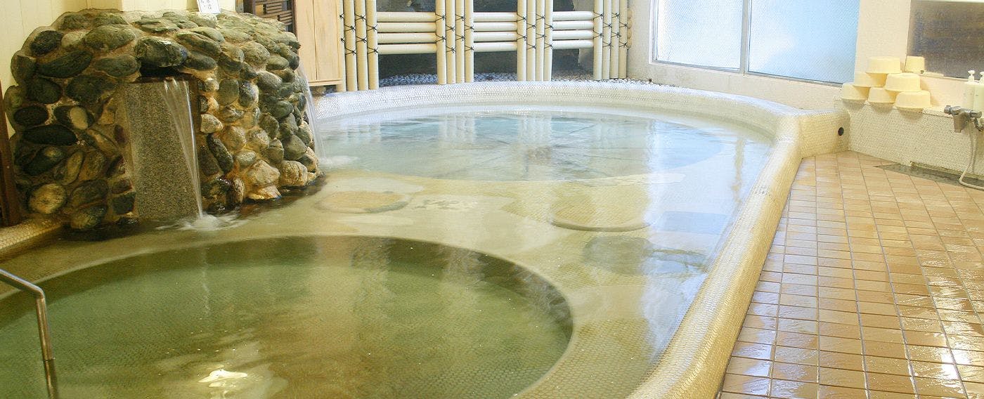 น้ำพุร้อนธรรมชาติ