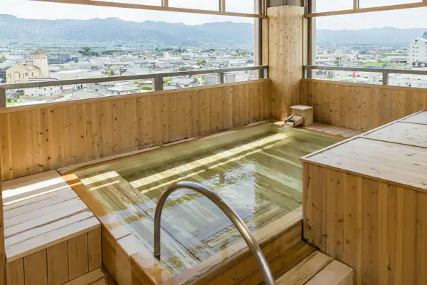 ออนเซ็นกลางแจ้ง