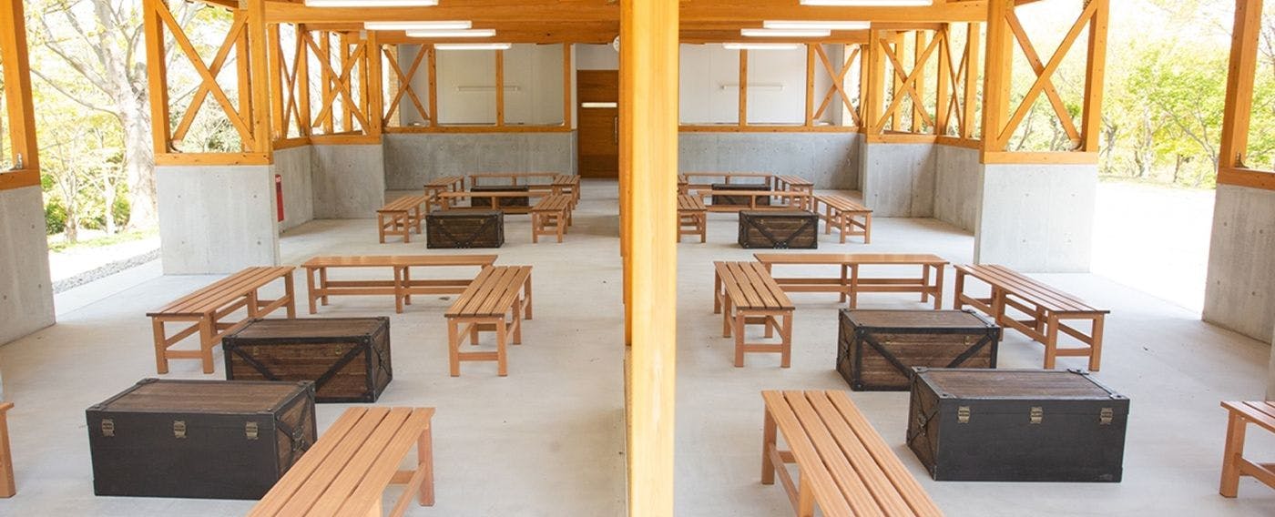 ระเบียงบาร์บีคิวกลางแจ้งมีหลังคา