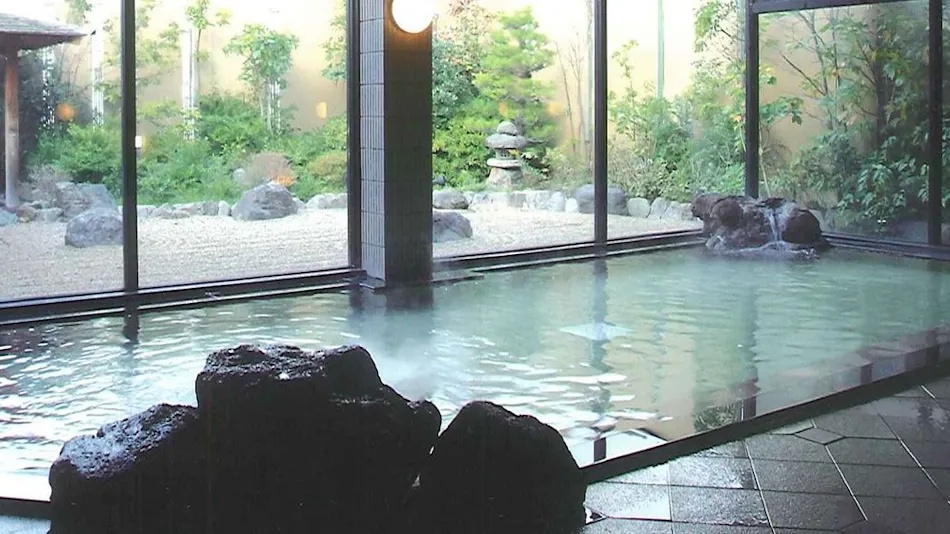 Evening Lake Shore Suitenkaku