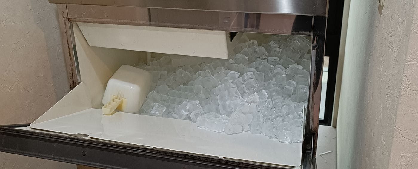 เครื่องทำน้ำแข็ง