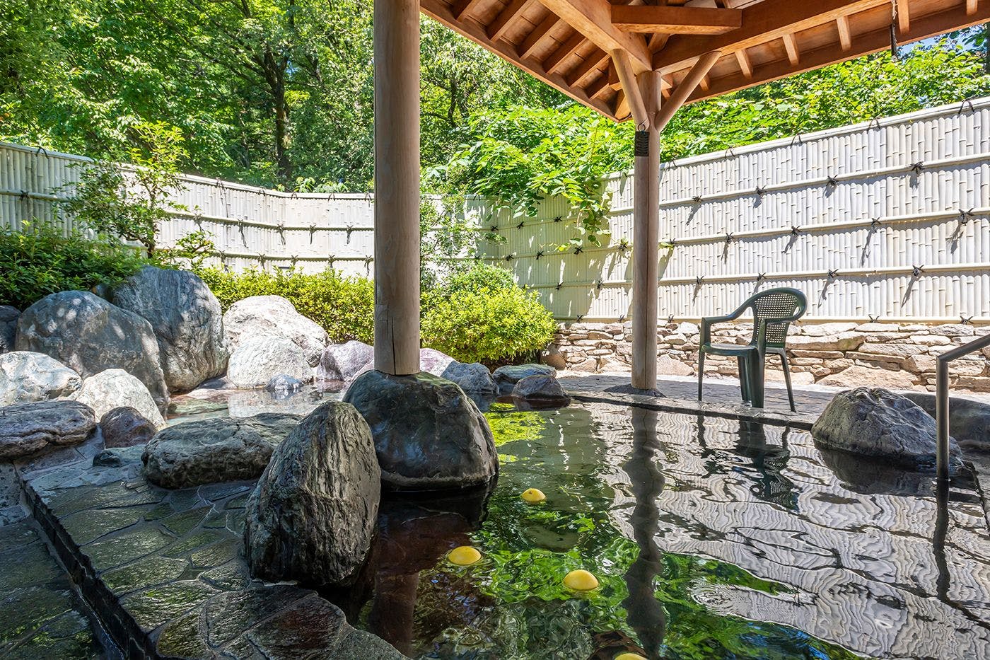 บ่อน้ำพุร้อนกลางแจ้ง