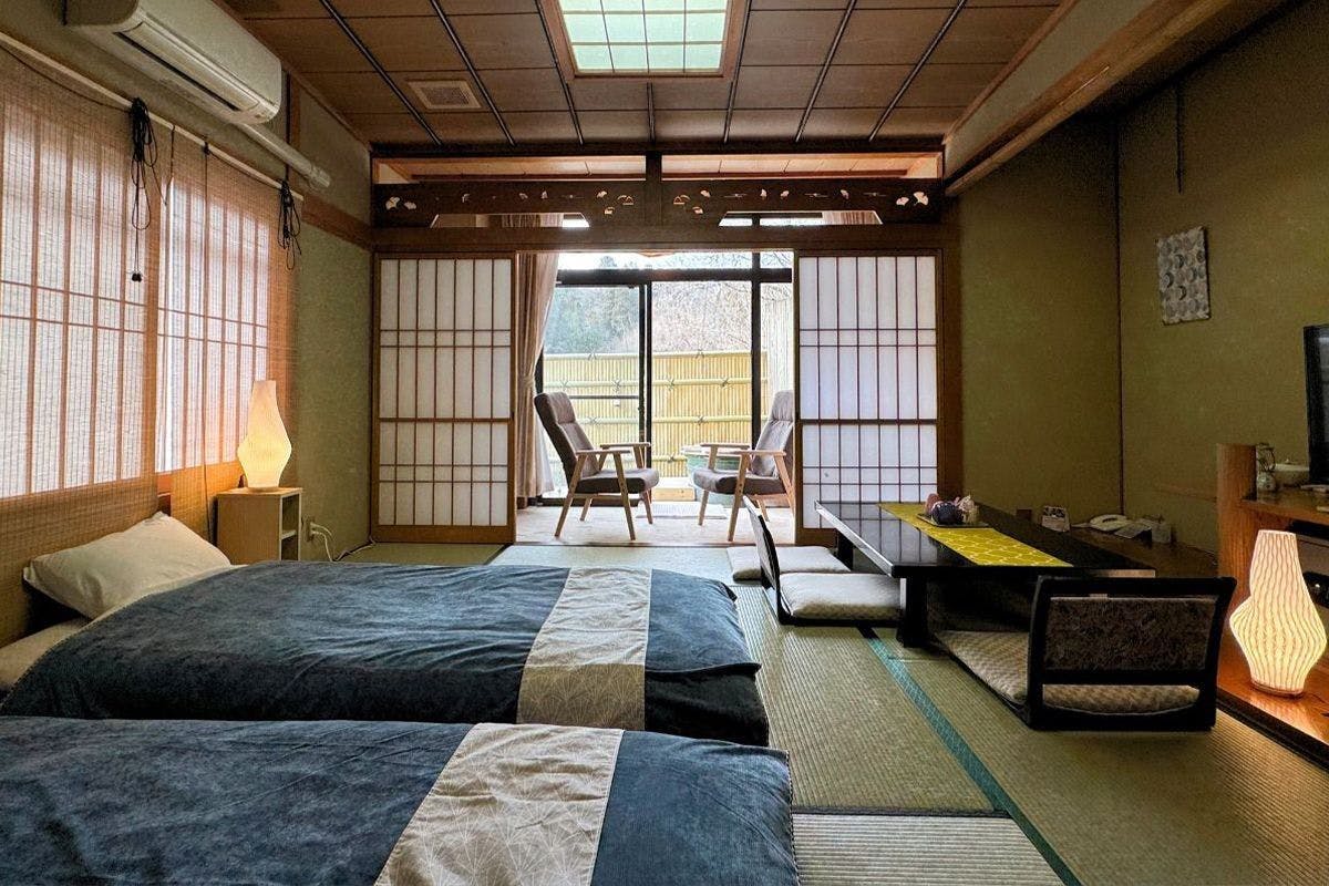 ห้องพักสไตล์ญี่ปุ่นพร้อมเตียงและอ่างอาบน้ำกลางแจ้ง ~ Hoshi Tsukiyo