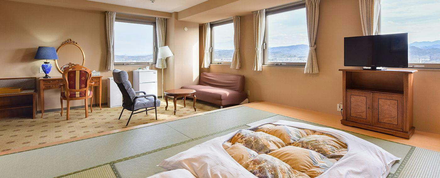 Riverside Hotel