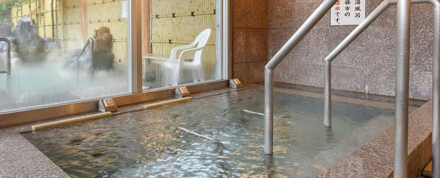Riverside Hotel