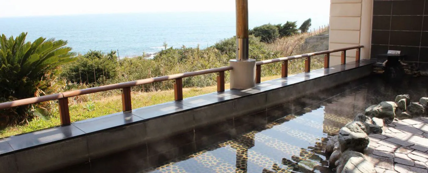 บ่อน้ำพุร้อนกลางแจ้งแปซิฟิก