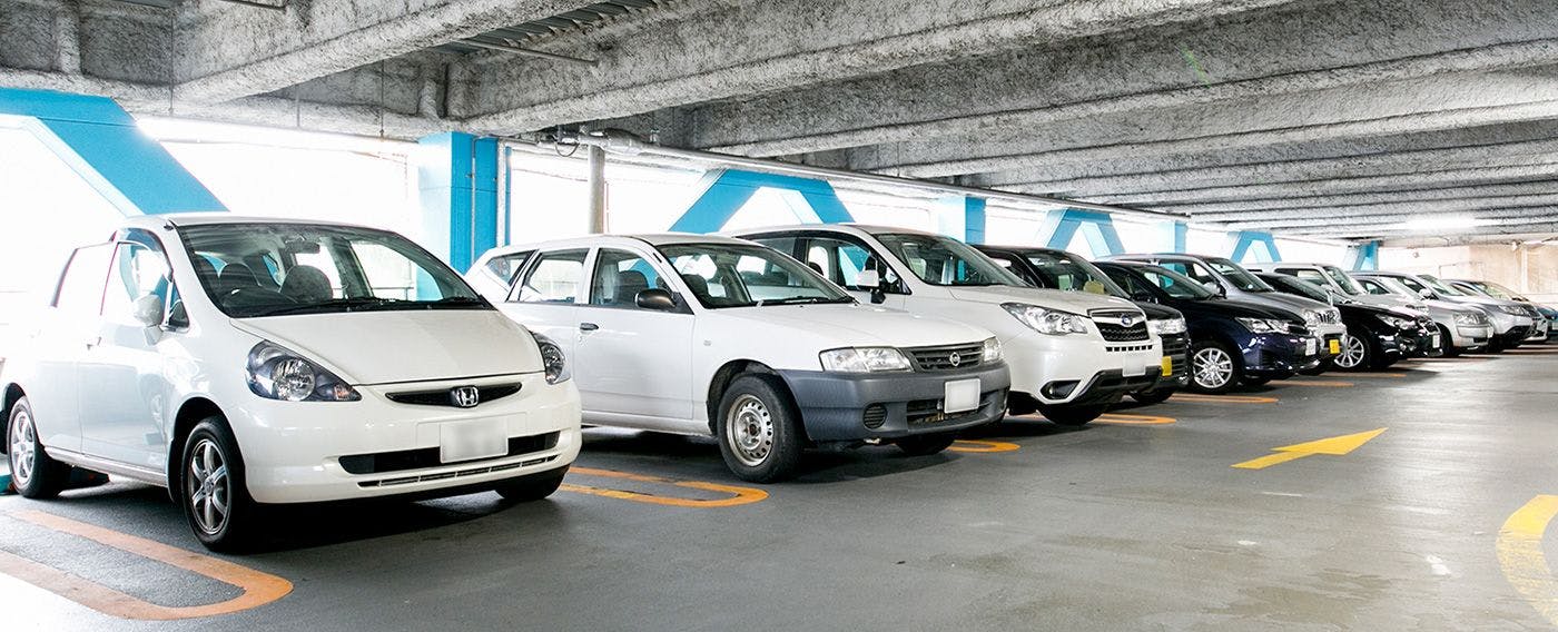 ที่จอดรถในร่ม