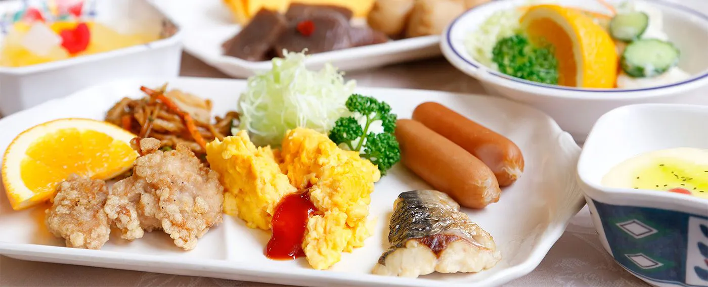 조식 (일식 및 양식 뷔페)