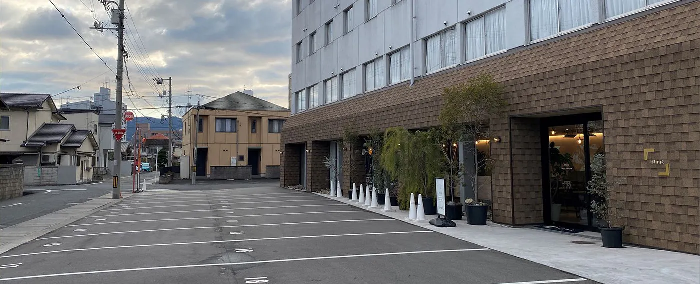 ที่จอดรถแบบลาน