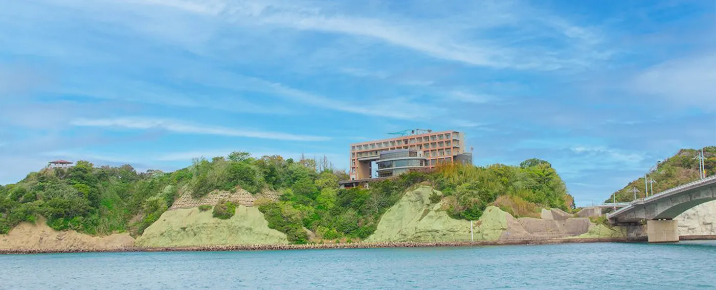 Pemandangan luar dari kejauhan