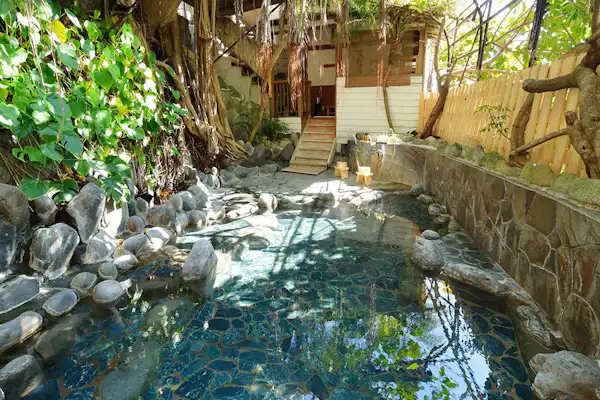 Pemandian air panas terbuka