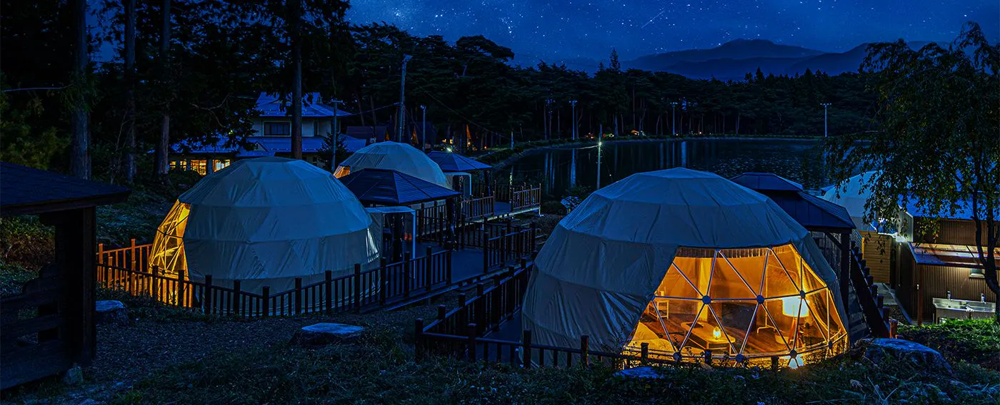 ภายนอกสิ่งอำนวยความสะดวกในยามค่ำคืน