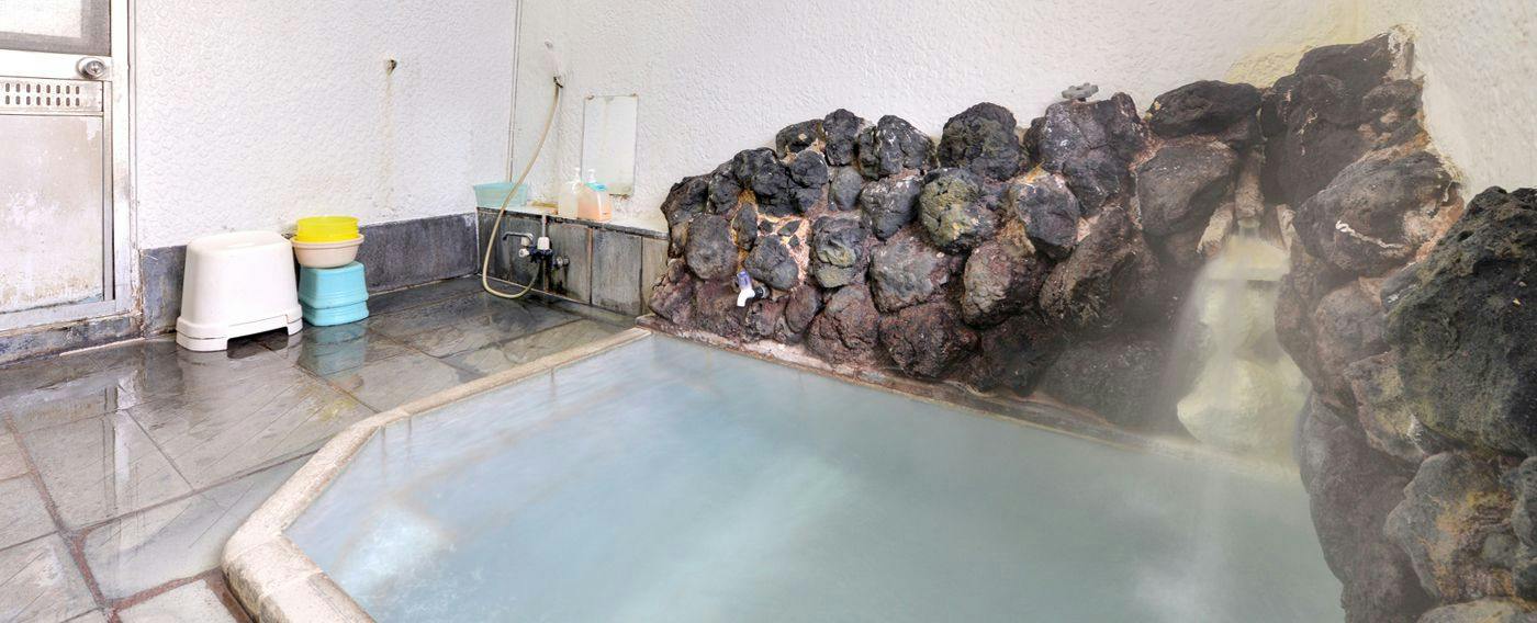 Kusatsu Onsen Two Types of Hot Springs Iijima Inn
