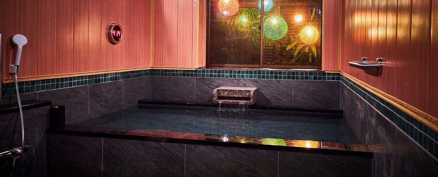 อ่างอาบน้ำส่วนตัว (อ่างน้ำหิ่งห้อย)