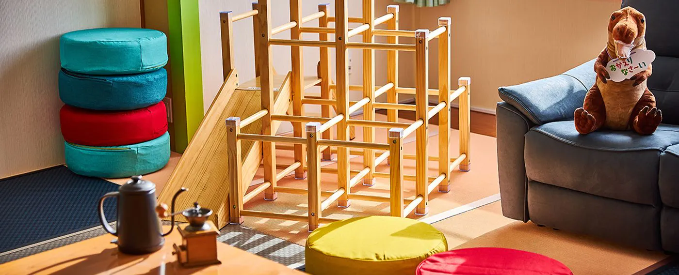 ห้องพักพร้อมเครื่องเล่นสำหรับเด็ก เช่น สไลเดอร์