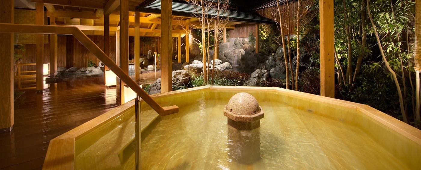 บ่อน้ำพุร้อนกลางแจ้ง