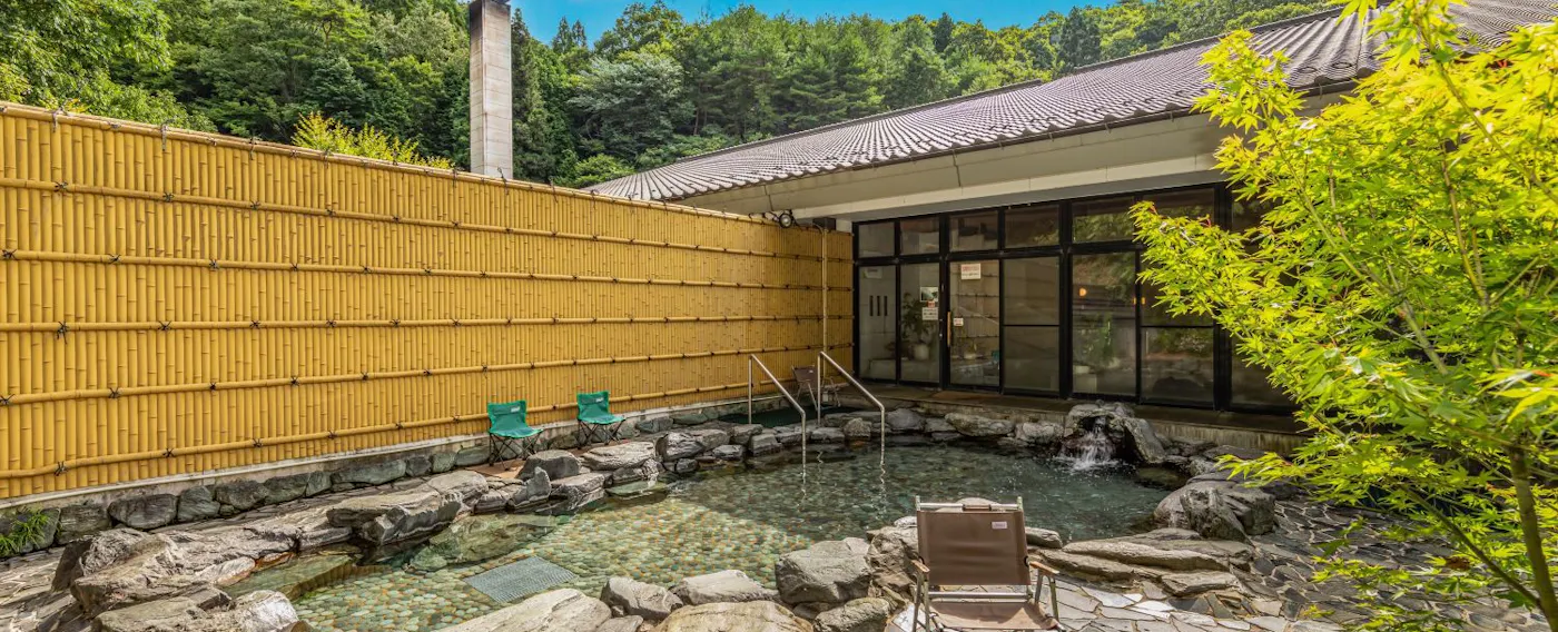 บ่อน้ำพุร้อนกลางแจ้ง