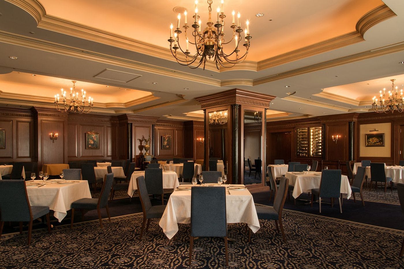 Nhà hàng Trung Hoa Hoàng Gia Long Phụng