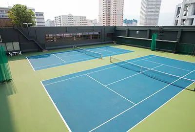 屋外テニスコート