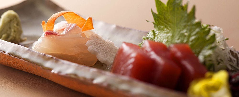 素材を吟味した旬を愛でる伝統的な日本料理　