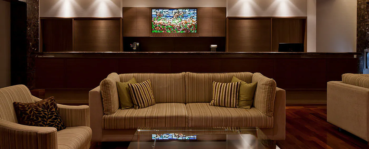 スカルプチャードグラス