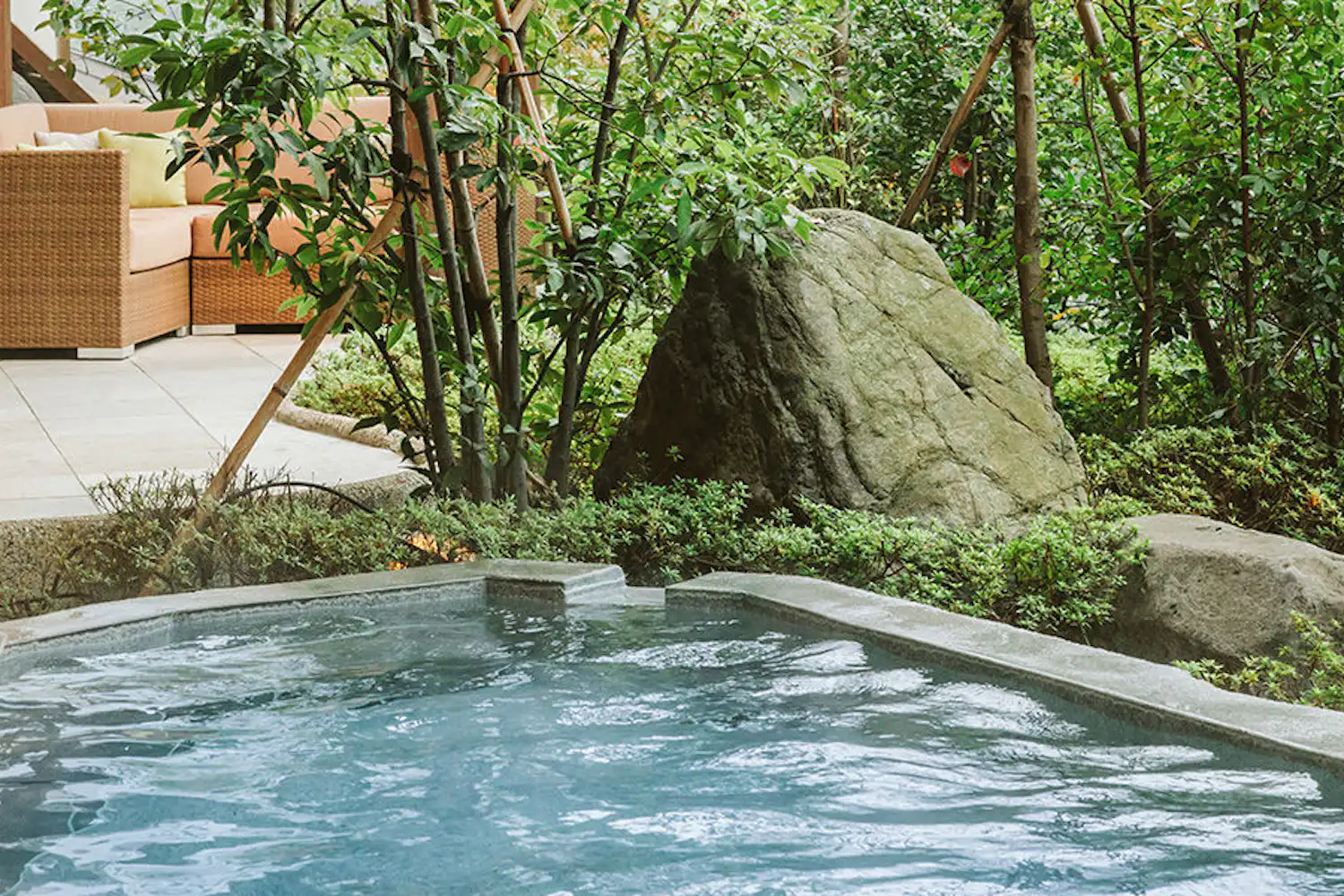 บ่อน้ำพุร้อนกลางแจ้ง