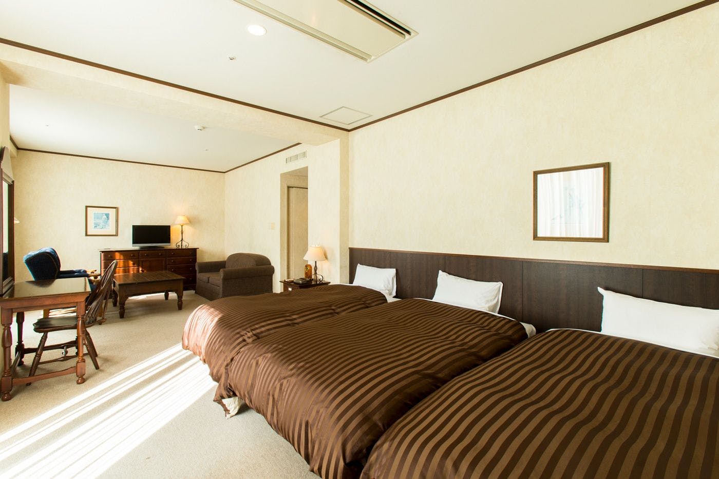 Kannabe Onsen Blue Ridge Hotel