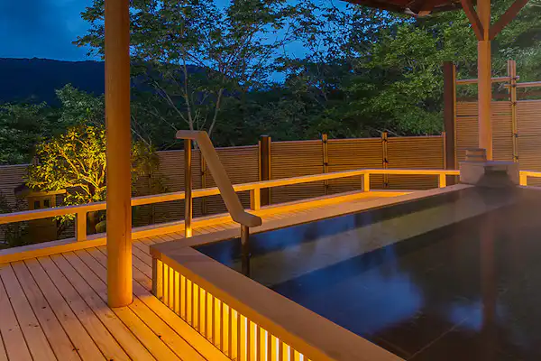 บ่อน้ำพุร้อนกลางแจ้ง