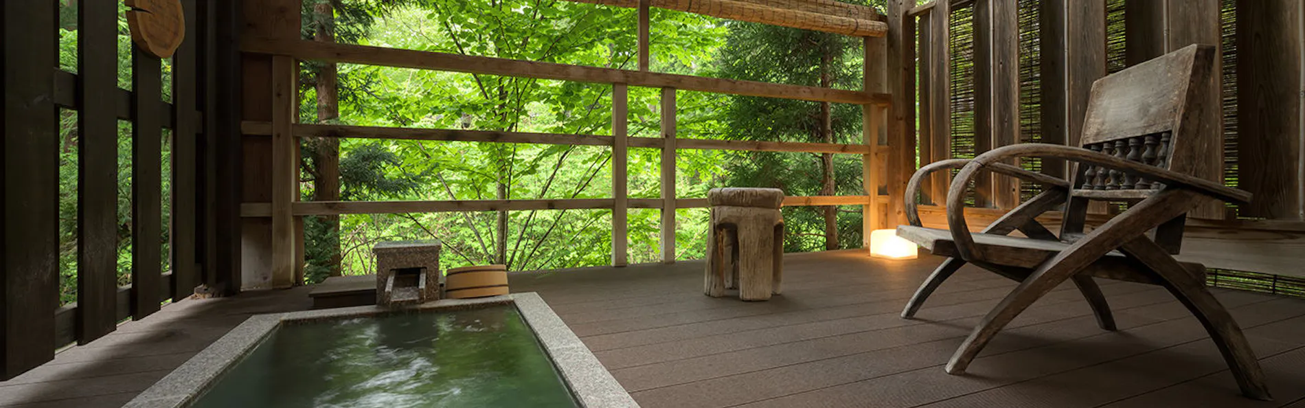 温泉山荘だいこんの花