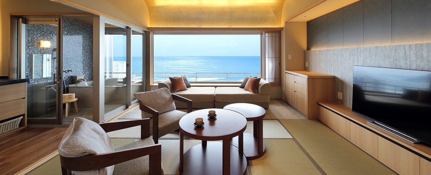 NEW：温泉半露天風呂付和洋室（15帖＋TWベッド：8F）