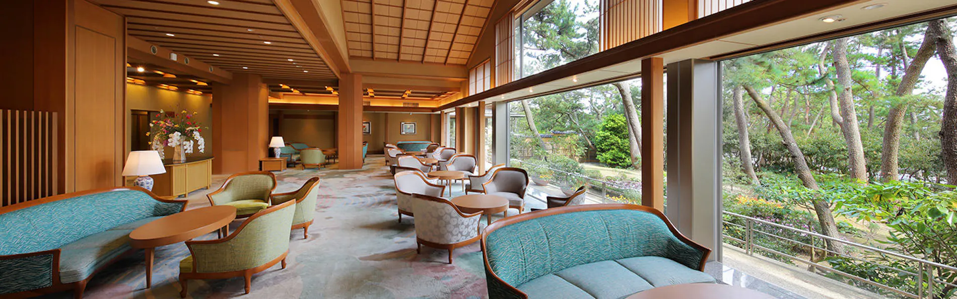 鴨川館
