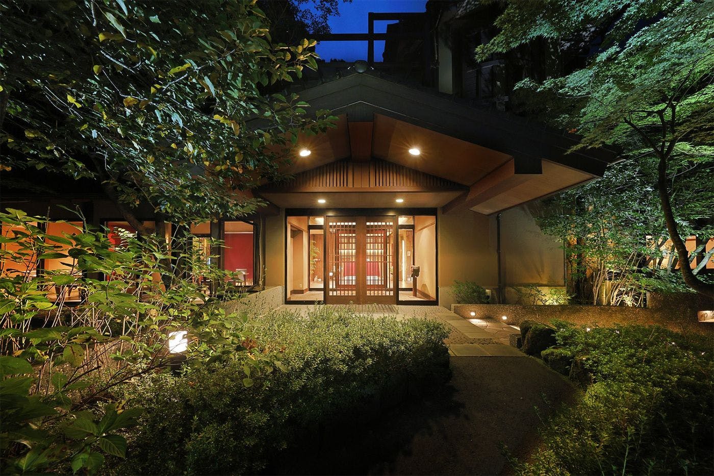 鹿覗きの湯 つるや 外観