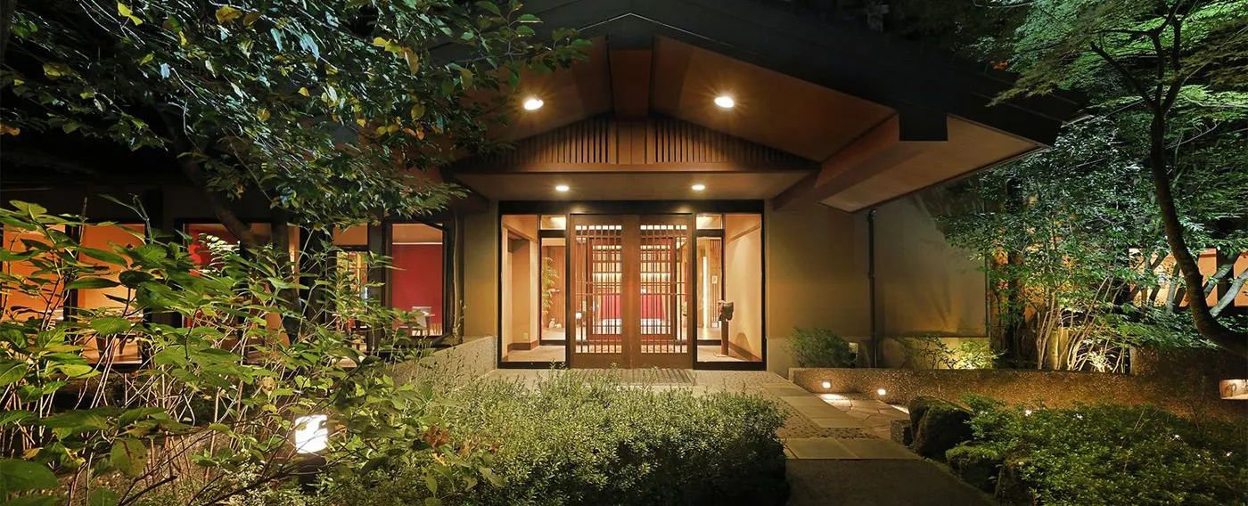 鹿覗きの湯 つるや 外観