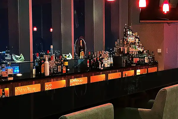 สกายบาร์และเลานจ์เซ็นเตอร์