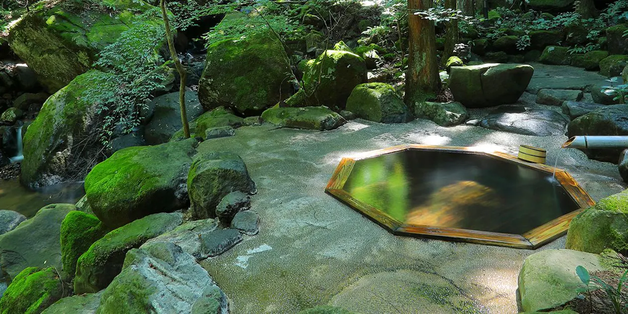 土湯別邸 里の湯 — 一休.comでこの宿を見る(広告)