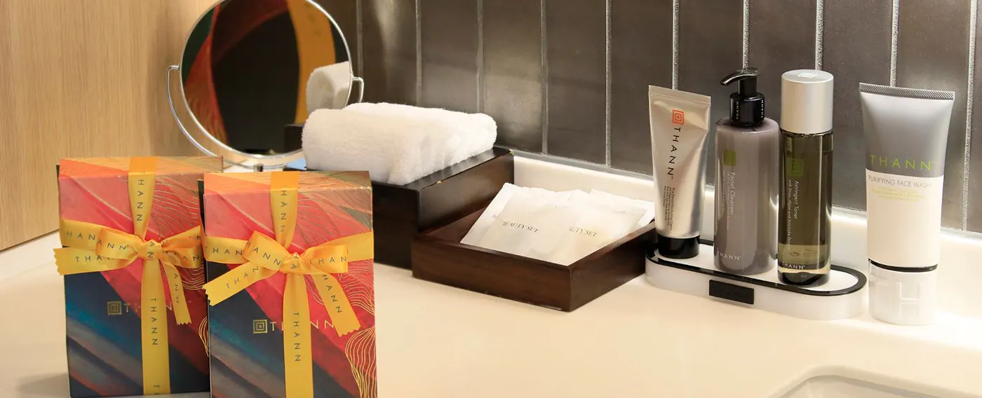 ทุกห้องพักมีสิ่งอำนวยความสะดวกจากแบรนด์สกินแคร์ธรรมชาติของไทย "THANN"