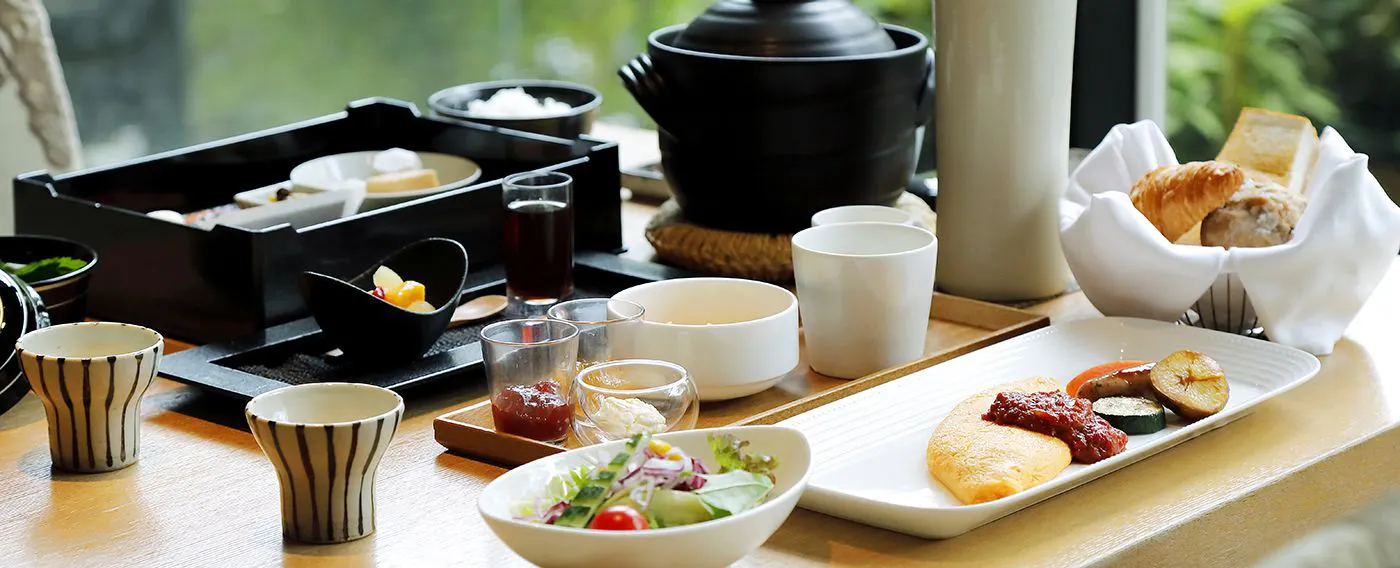 อาหารเช้าที่สามารถเลือกได้ระหว่างแบบญี่ปุ่นหรือแบบตะวันตก