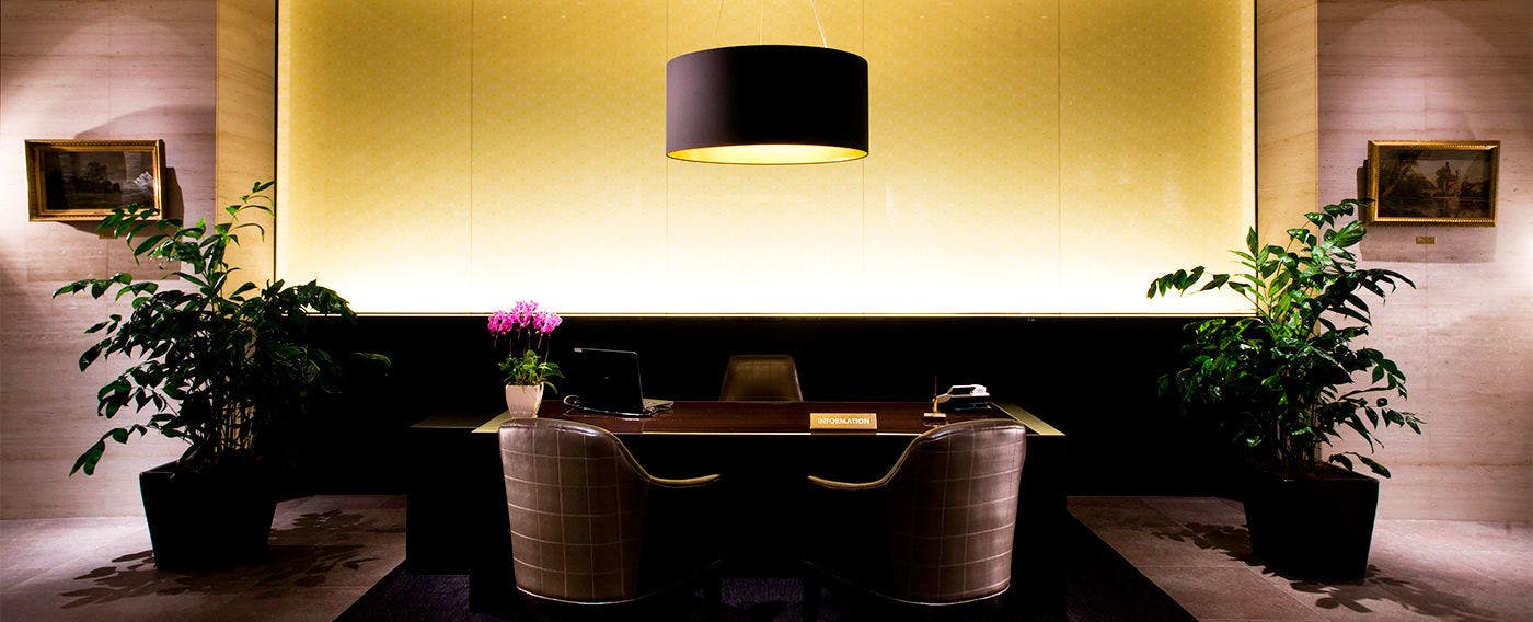 コンシェルジュデスク