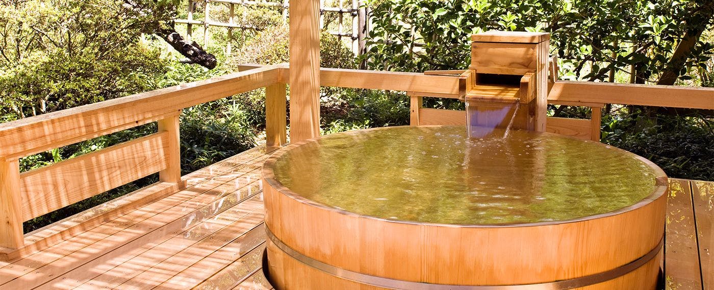 奥熱川　庭園と竹の湯宿　奈良偲の里　玉翠（ならしののさと ぎょくすい）