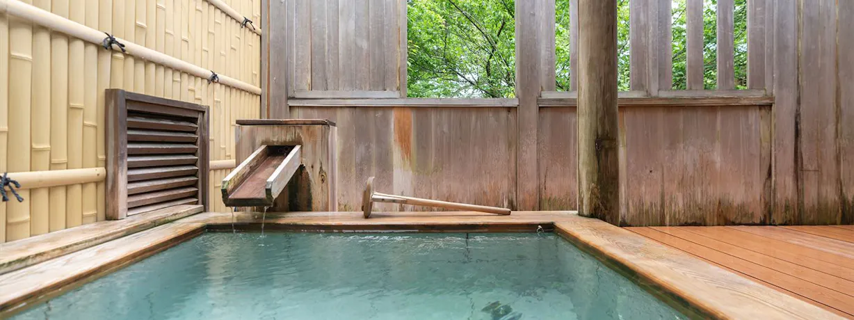 奥熱川 庭園と竹の湯宿 奈良偲の里 玉翠