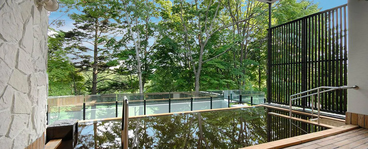 【露天風呂】四季折々の景色に癒される「絶景」天然モール温泉