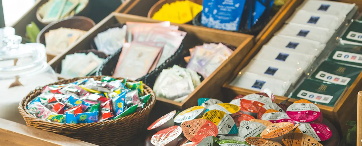 ห้องพักมีเครื่องดริปพ็อดให้เพลิดเพลิน และยังมีไอเท็มเสริมสำหรับการเดินทางที่ถูกใจผู้หญิงอย่างครบครัน