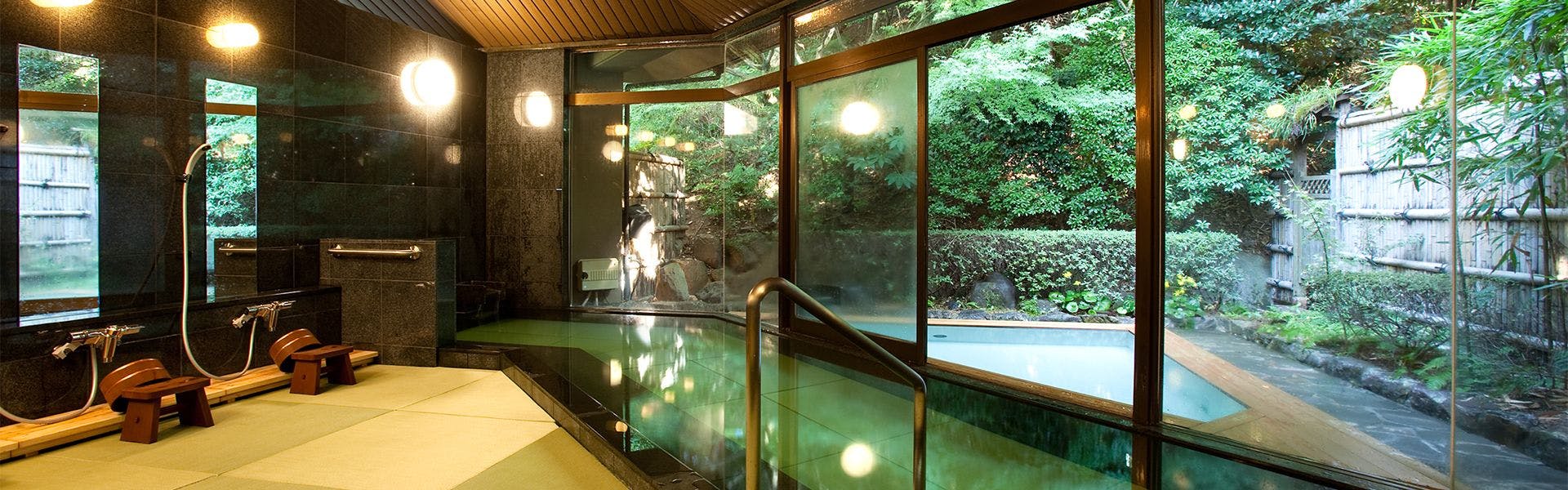 山もみじの宿　八芳園