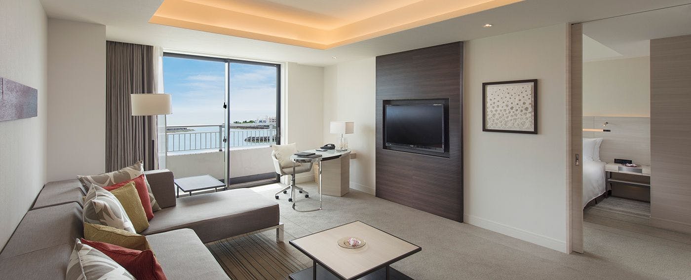 Suite Room (King Bed)